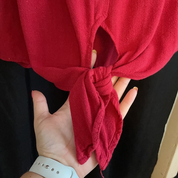 Umgee red top. Size M. Worn once. Button front tie - Picture 4 of 4
